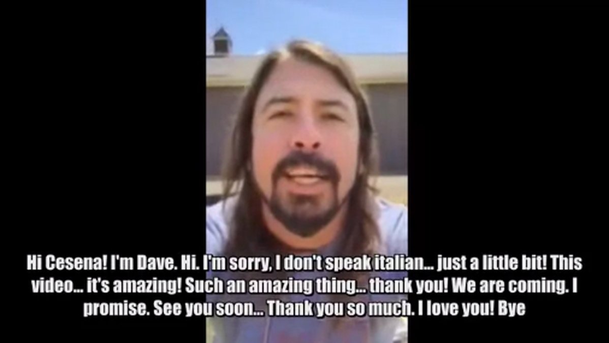 Dave Grohl ger sina fans i Italien glada nyheter.